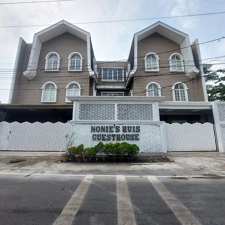 Nonie'S Huis Hotel Medan Ngoại thất bức ảnh