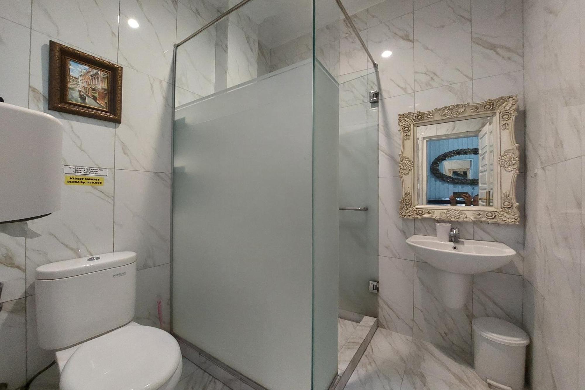 Nonie'S Huis Hotel Medan Ngoại thất bức ảnh