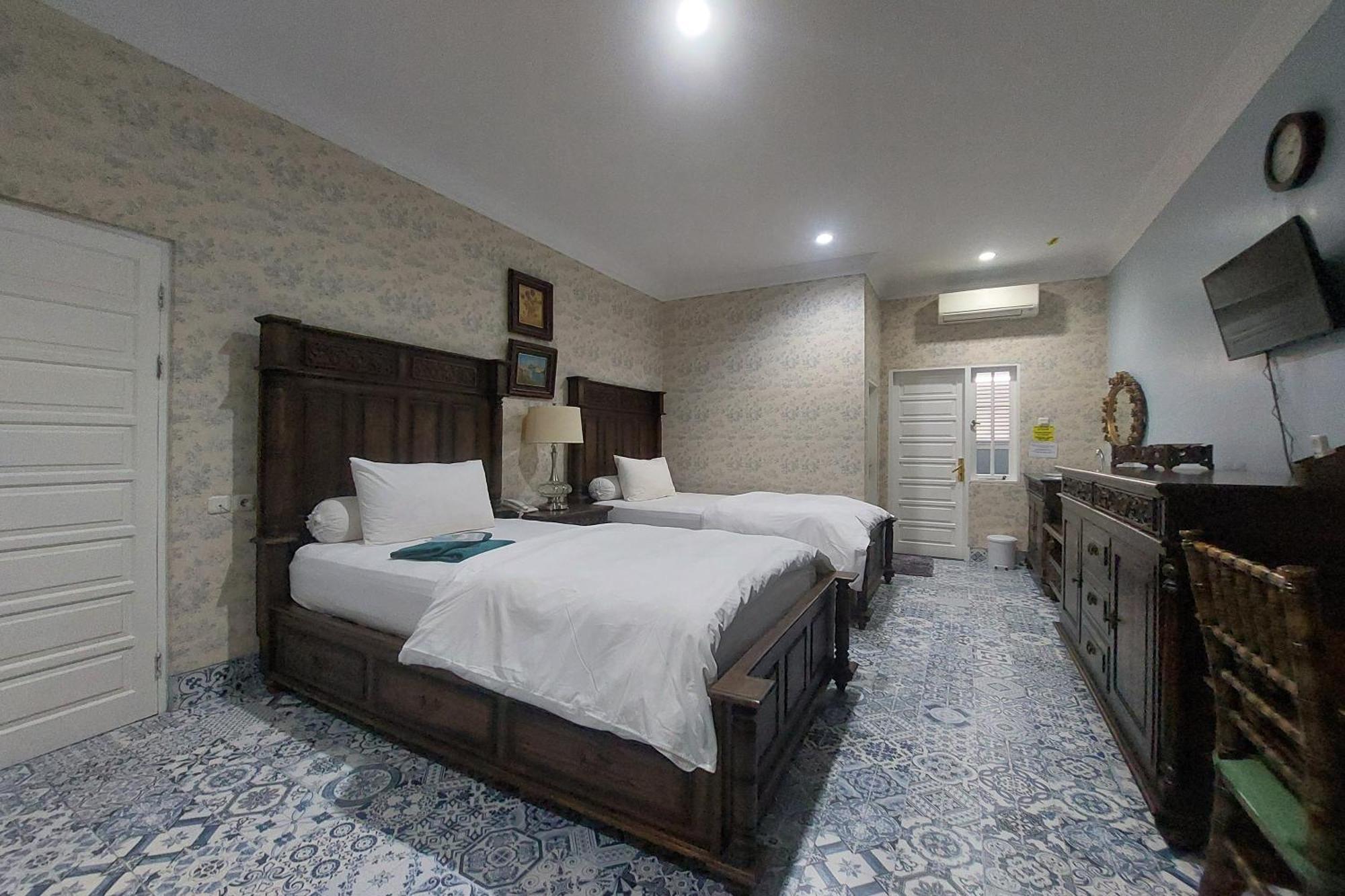 Nonie'S Huis Hotel Medan Ngoại thất bức ảnh