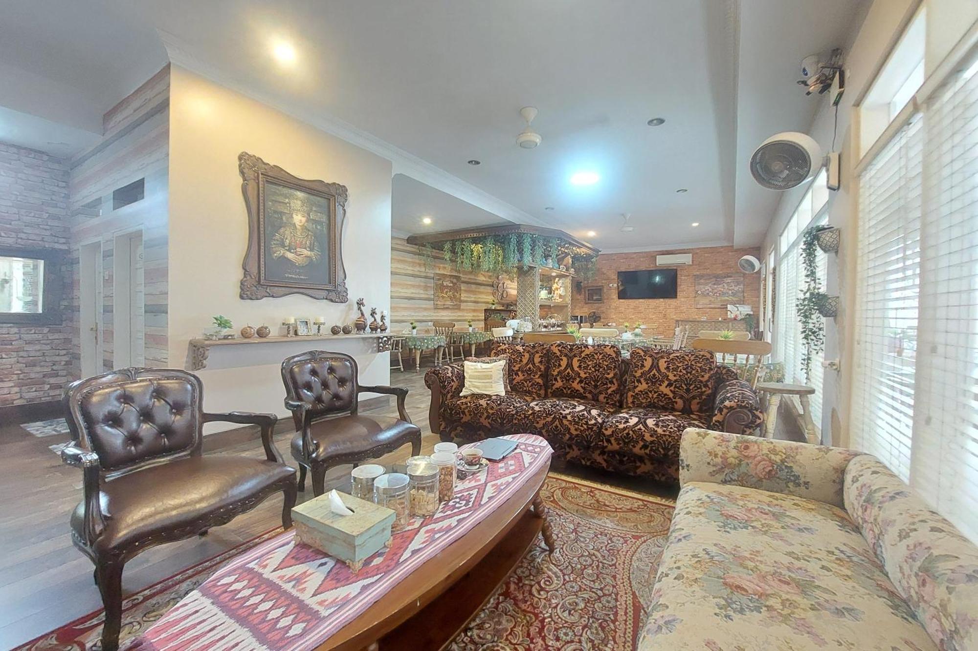 Nonie'S Huis Hotel Medan Ngoại thất bức ảnh