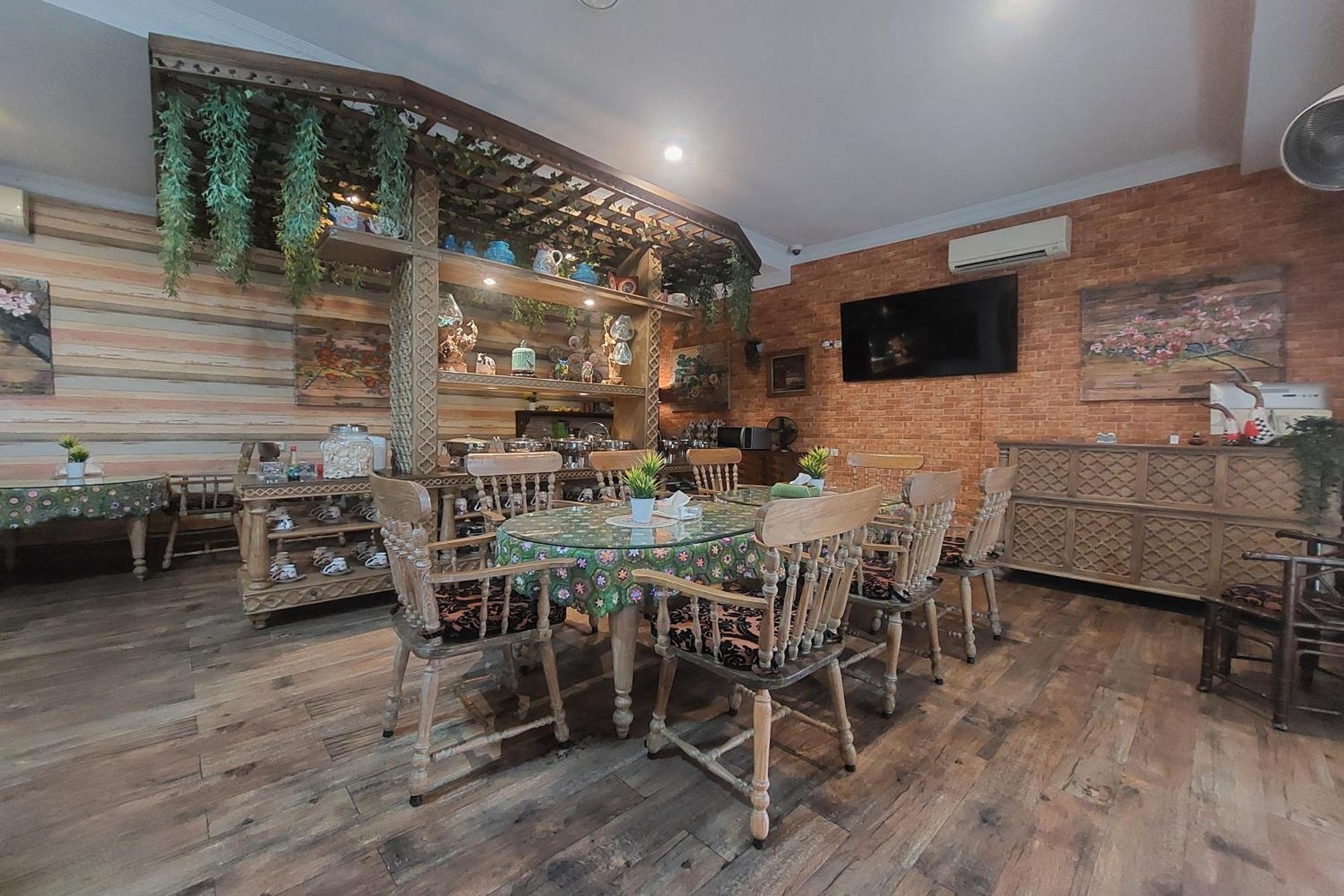 Nonie'S Huis Hotel Medan Ngoại thất bức ảnh