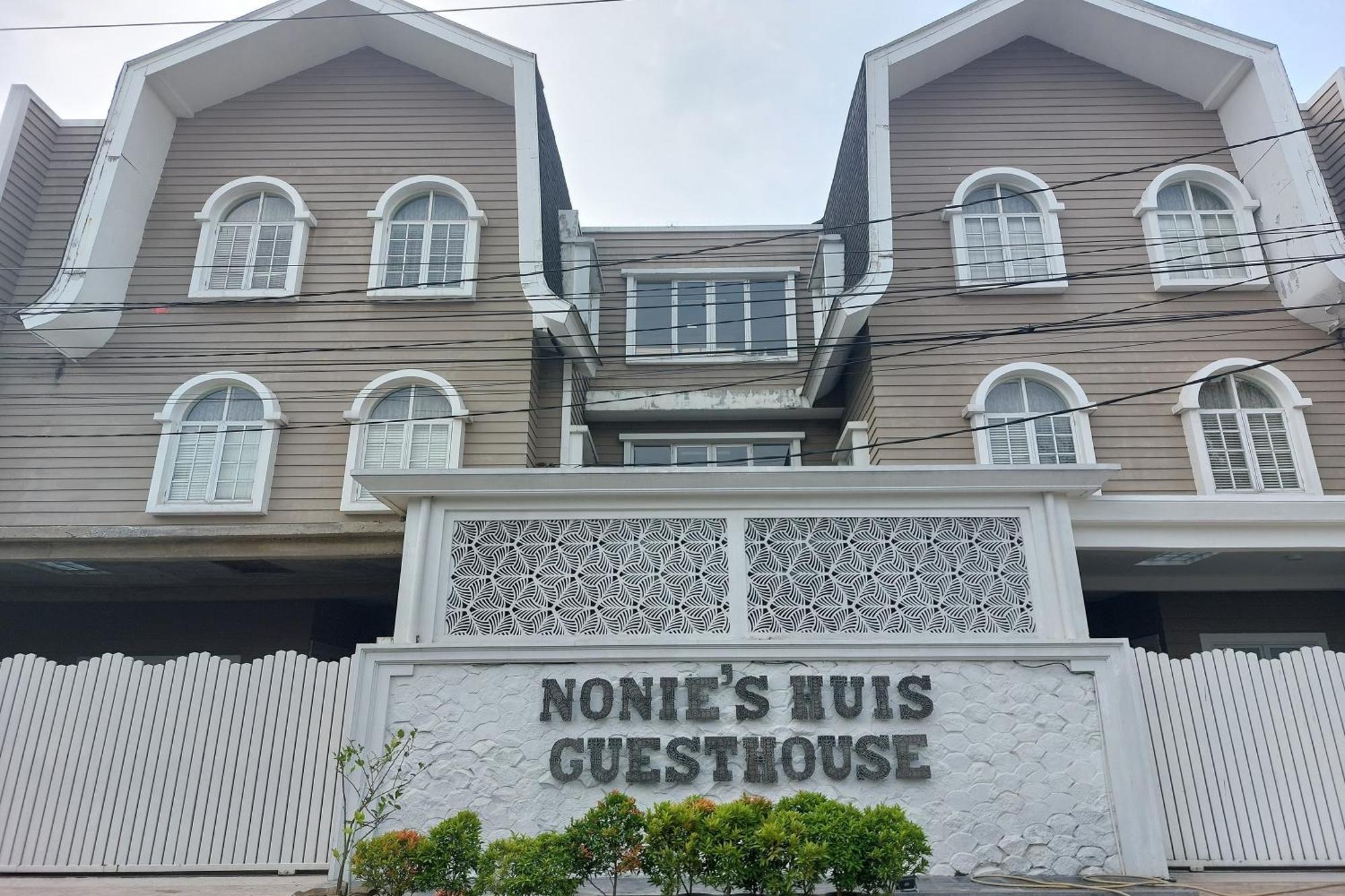 Nonie'S Huis Hotel Medan Ngoại thất bức ảnh
