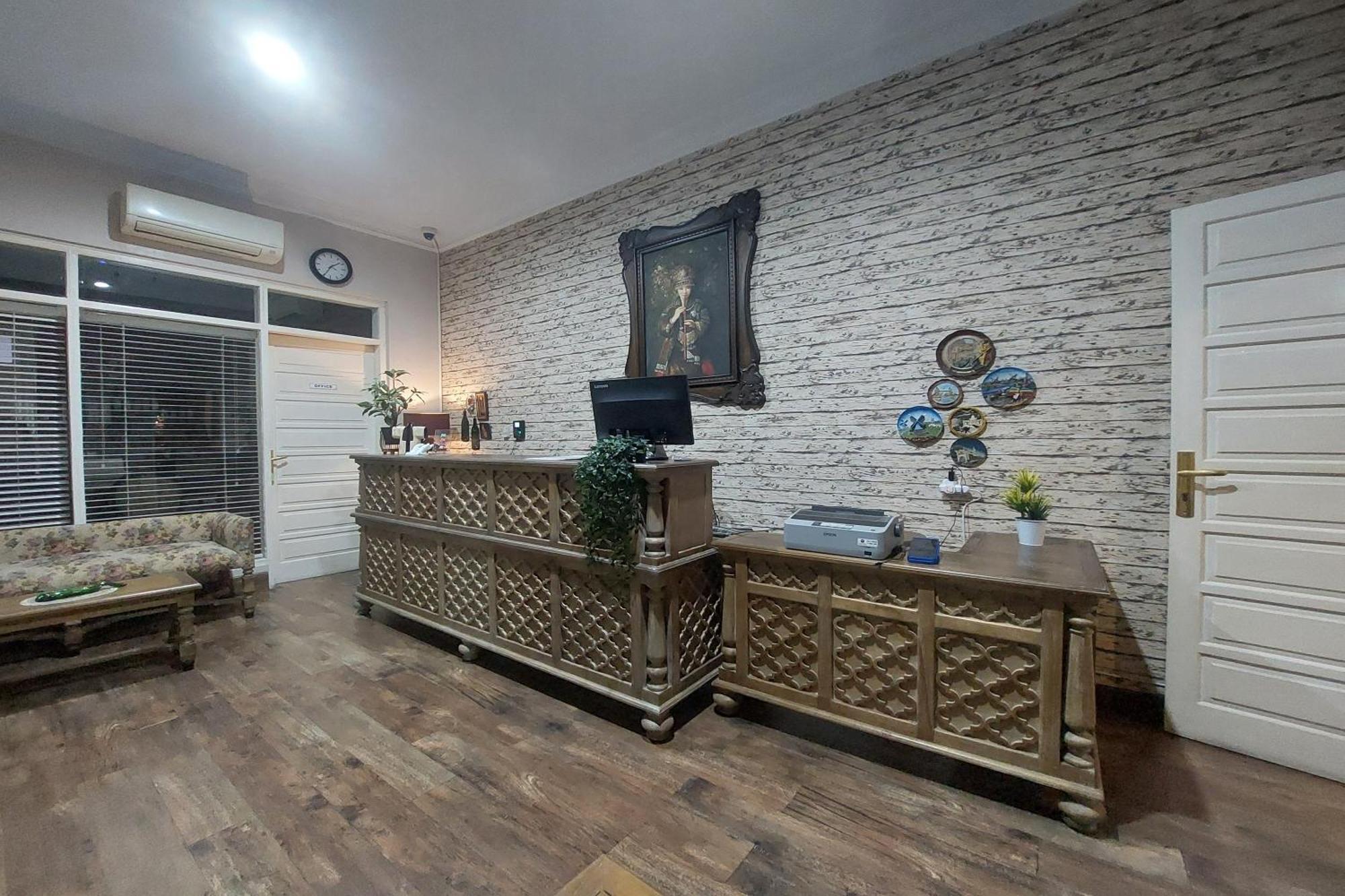 Nonie'S Huis Hotel Medan Ngoại thất bức ảnh